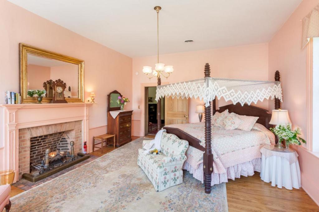 Smithfield Farm B&B Уинчестер Экстерьер фото